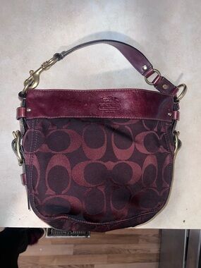 Vintage Coach Zoe Burgundy Signature Jacquard Hobo Shoulder Bag
